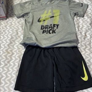 Nike shirt and Short Set 4T